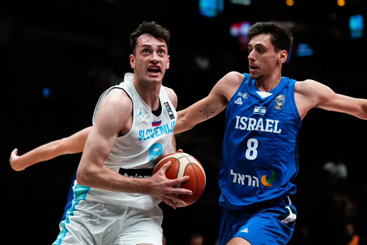 Zgodovinski uspeh: Slovenski košarkarji do 19 let v polfinalu SP!