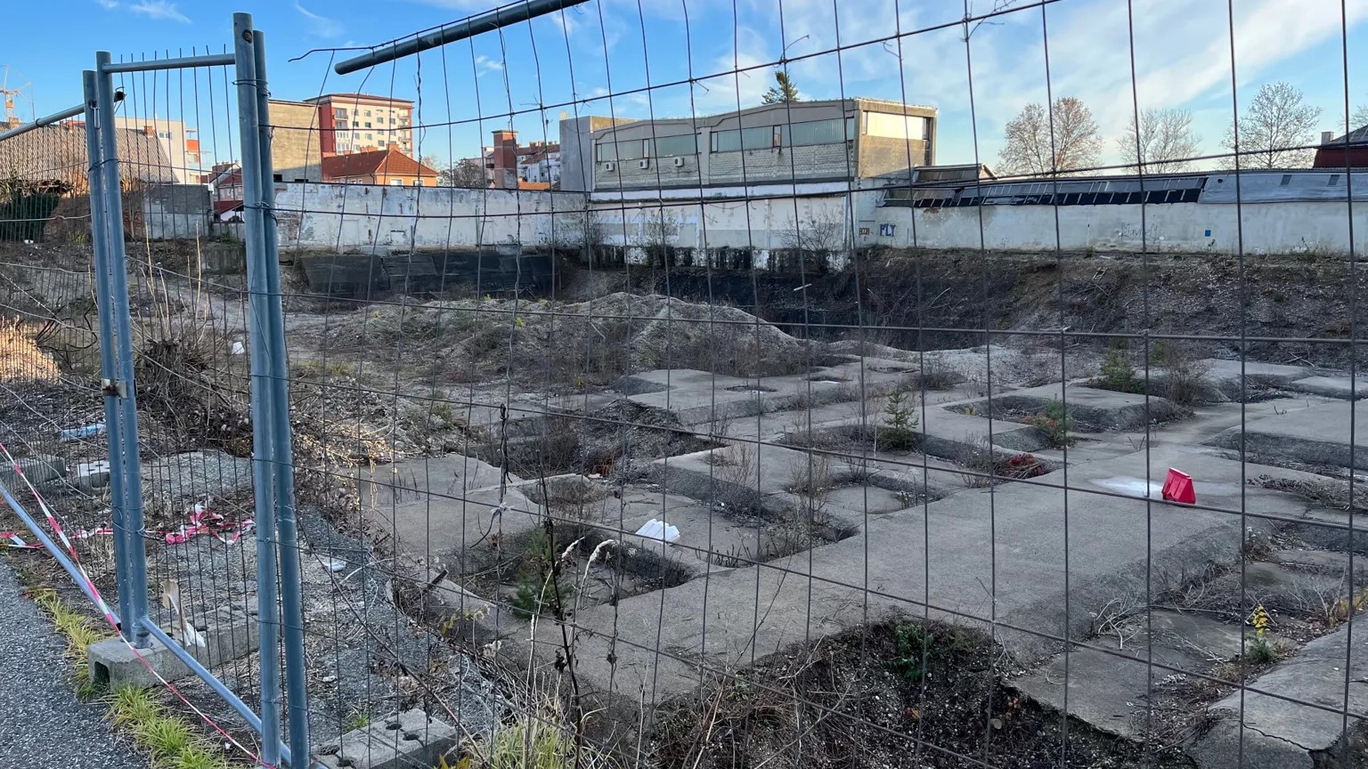 Maksova luknja ostaja črna točka Maribora: Bo lastnik zemljišča končno začel urejati območje?