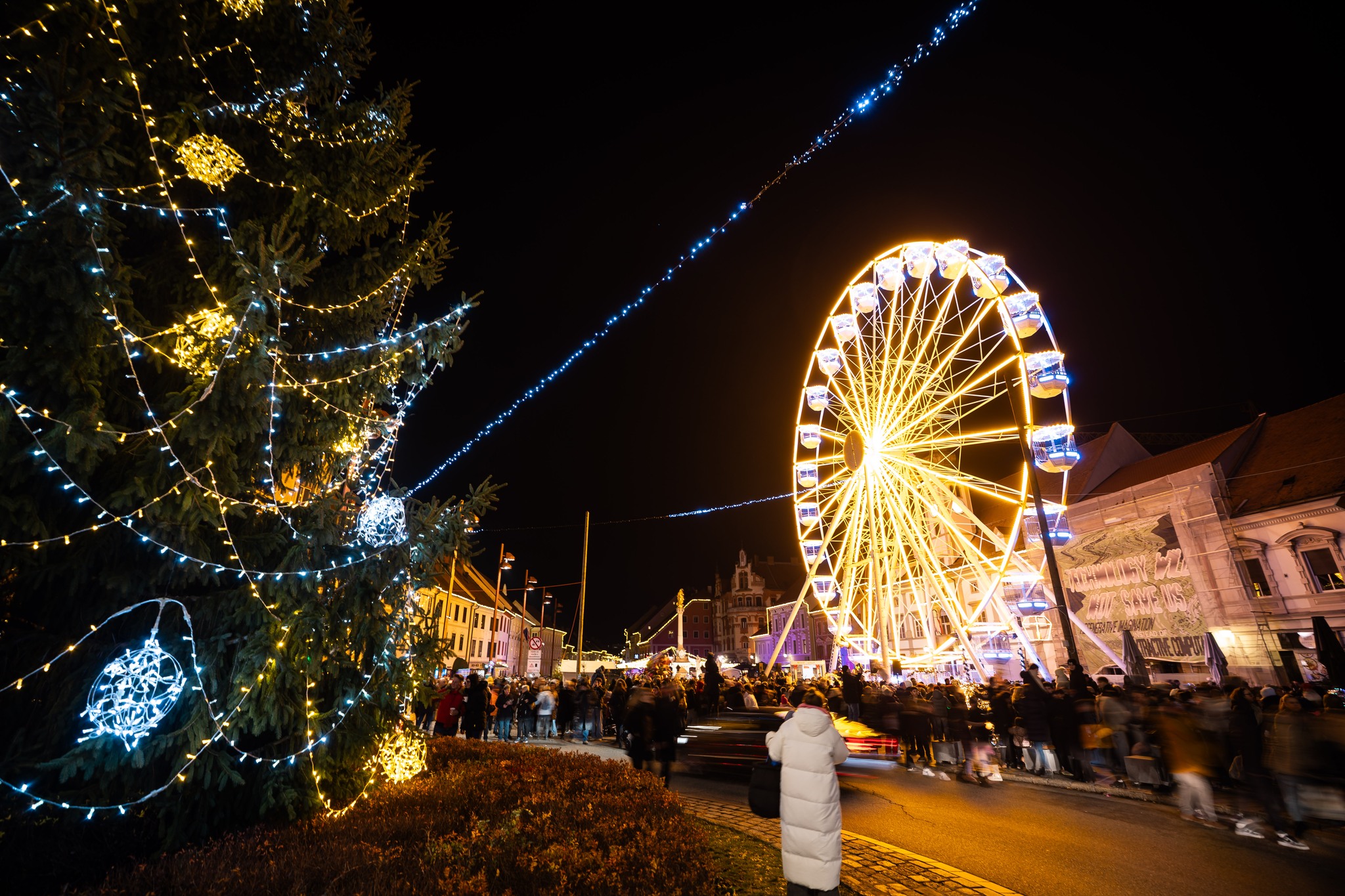 Čarobni Maribor razvaja tudi brbončice: Kakšna je letošnja praznična ponudba na božičnem sejmu?
