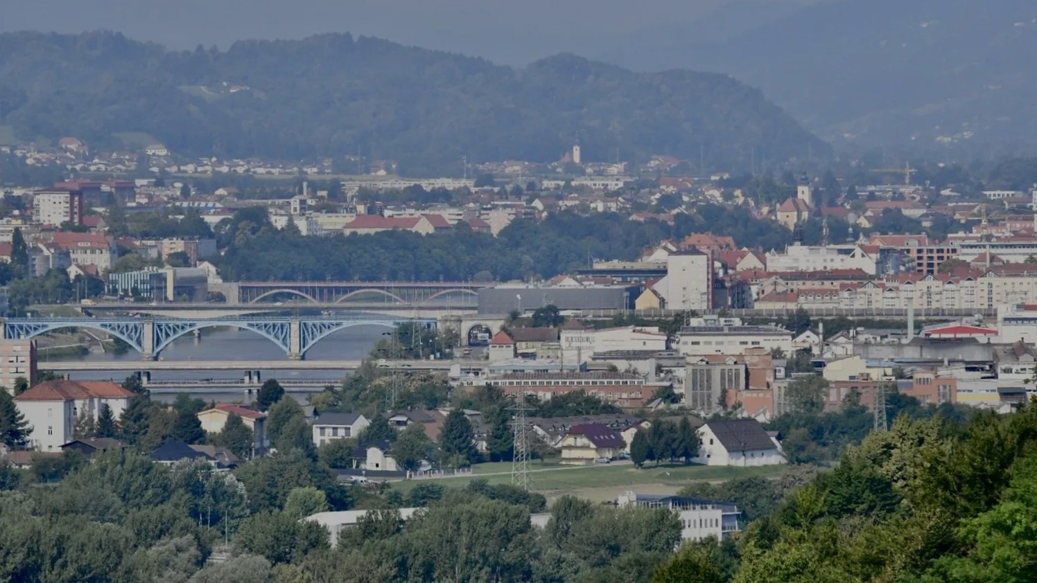 Minimalna plača v teoriji in praksi: Ali zadostuje  za samostojno življenje v Mariboru?