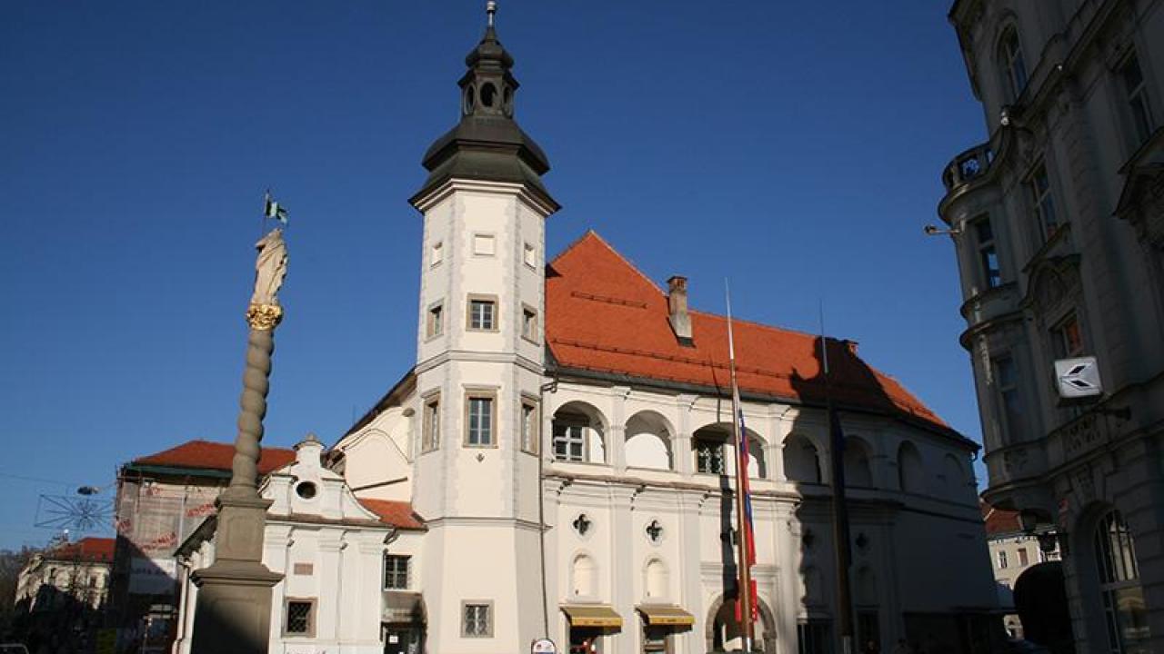 Mariborski Pokrajinski muzej s simpozijem o življenju v Evropi in razstavo zgodb iz grajskih soban