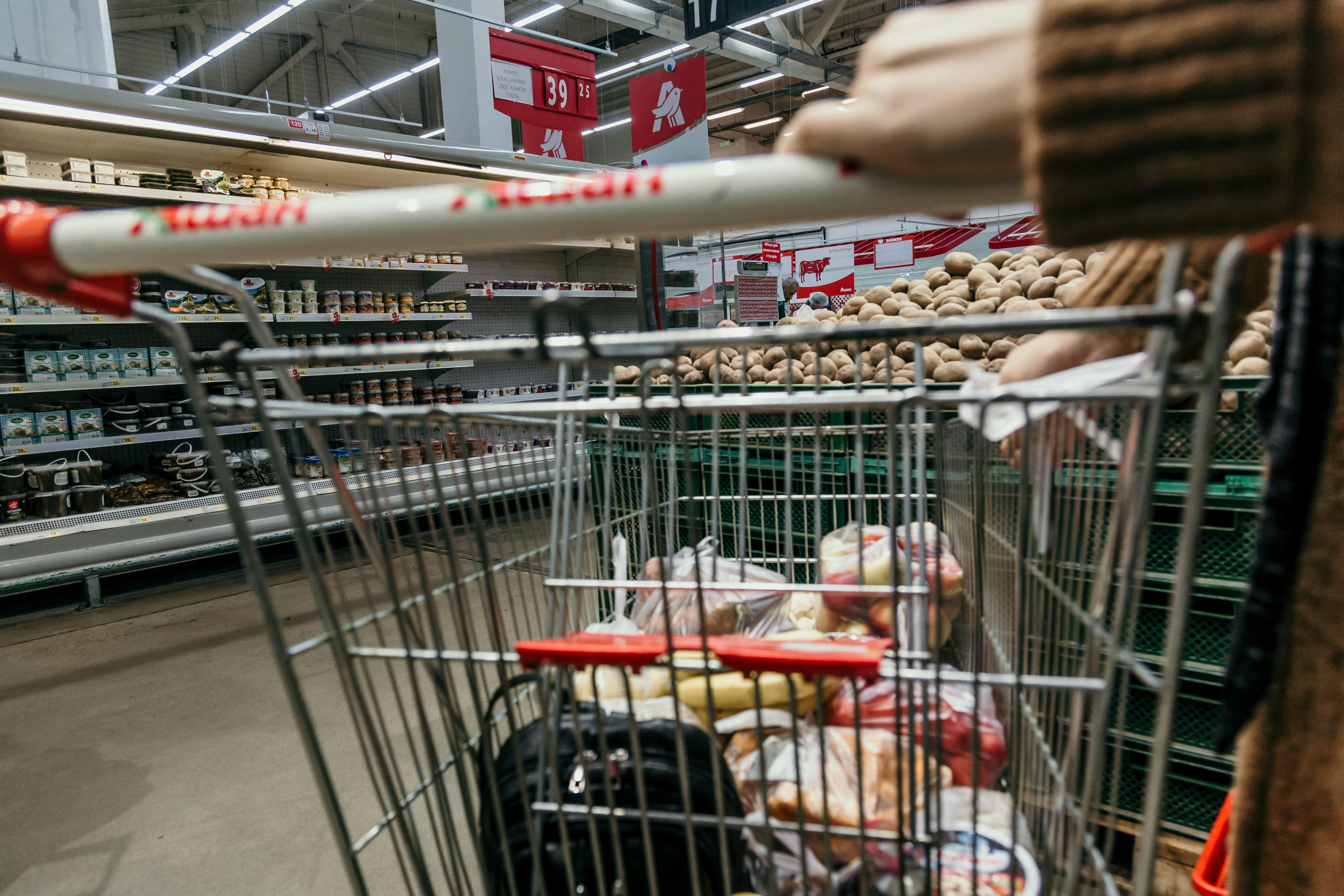 Bojkot trgovin na hrvaškem, bodo trgovci znižali cene?