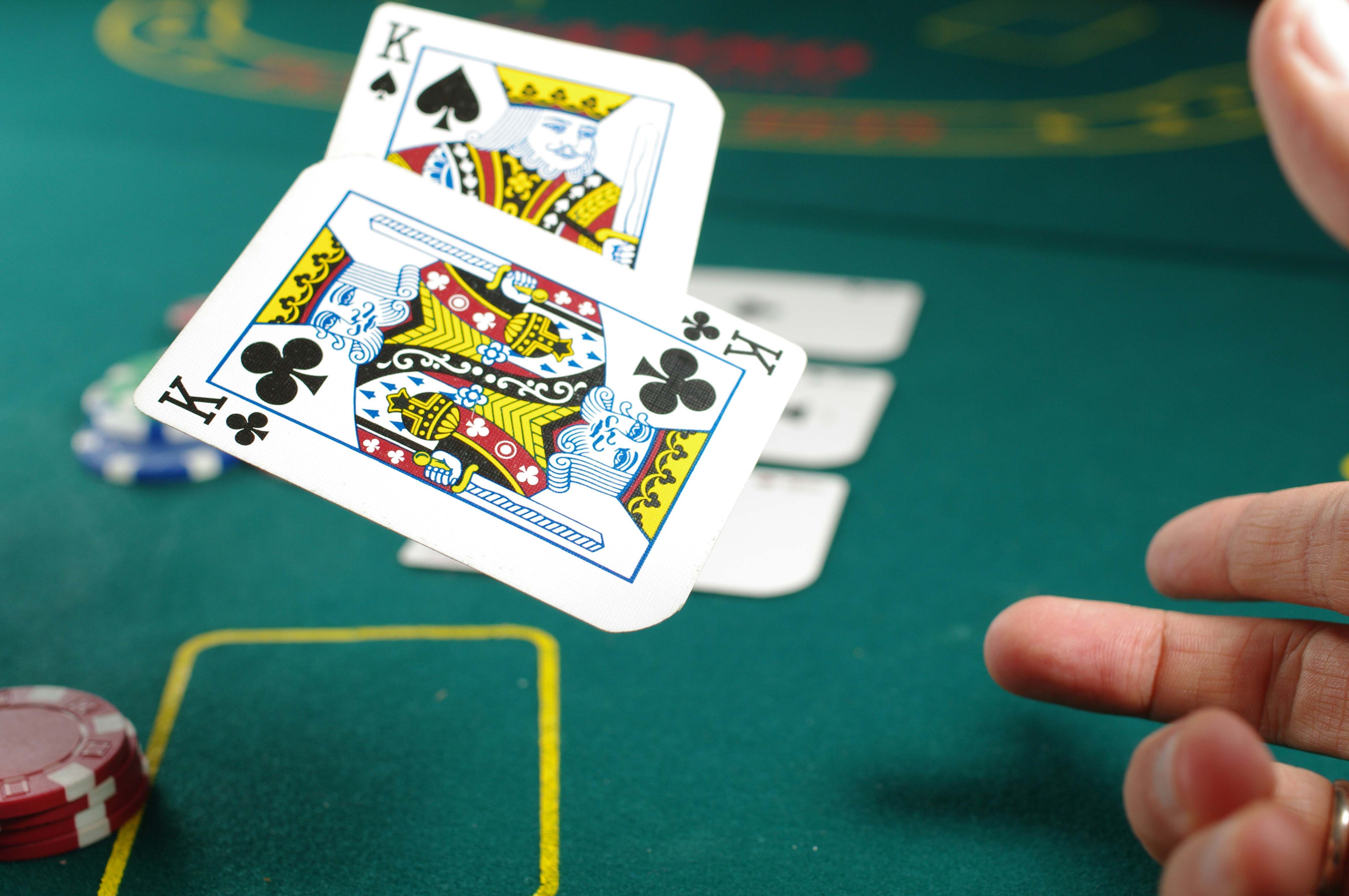 Igre na srečo: Od kdaj je živa igra v kazinojih prepovedana?