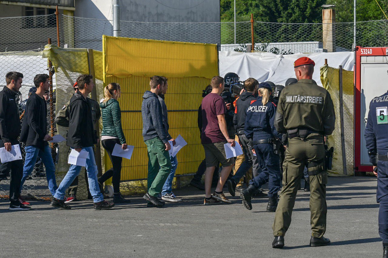 DNEVNA: Vse večji pritisk migrantov čutimo tudi v Sloveniji