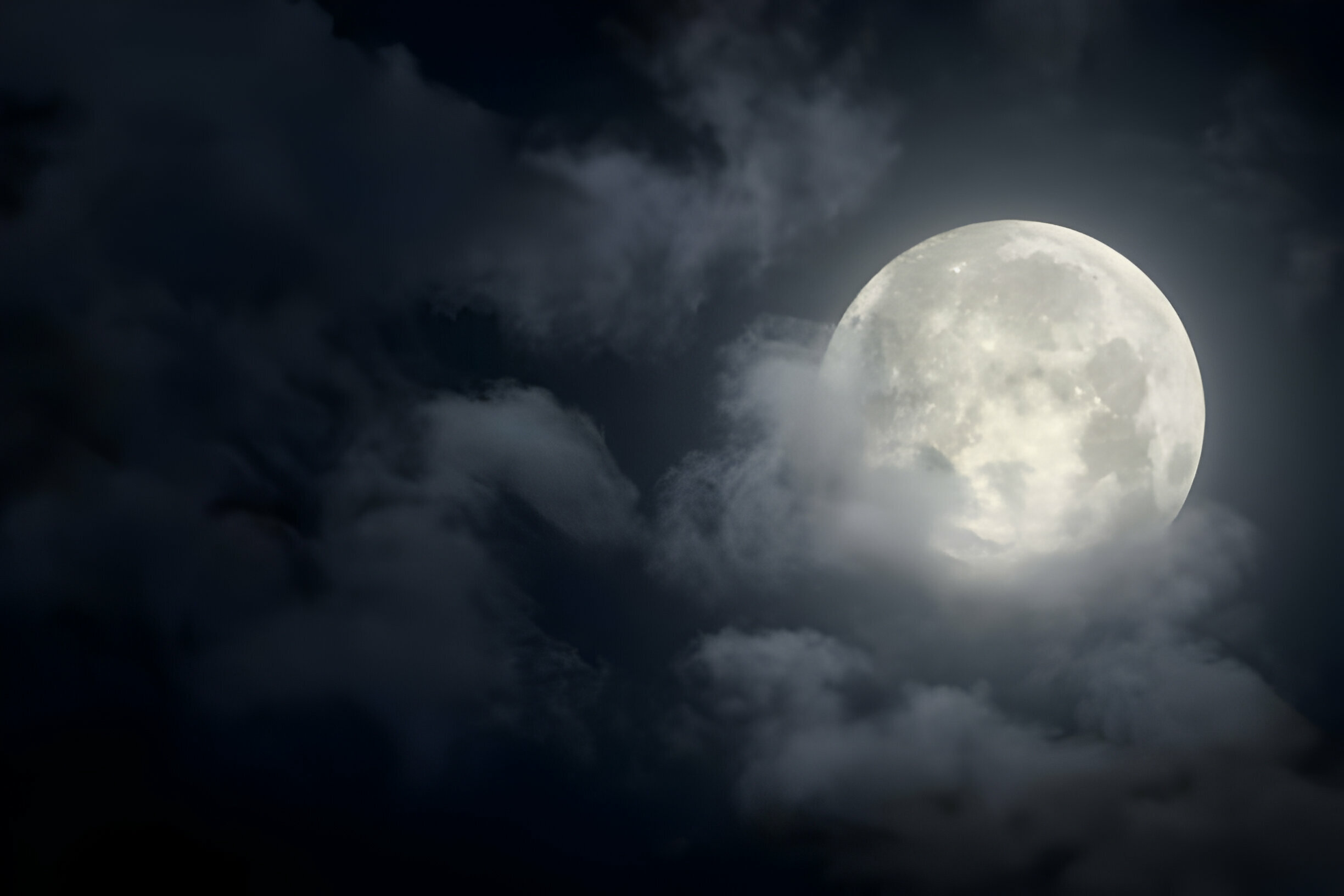 Prihaja modra polna luna: Prisilila vas bo, da sprejmete odločitev, ki se ji že mesece izogibate