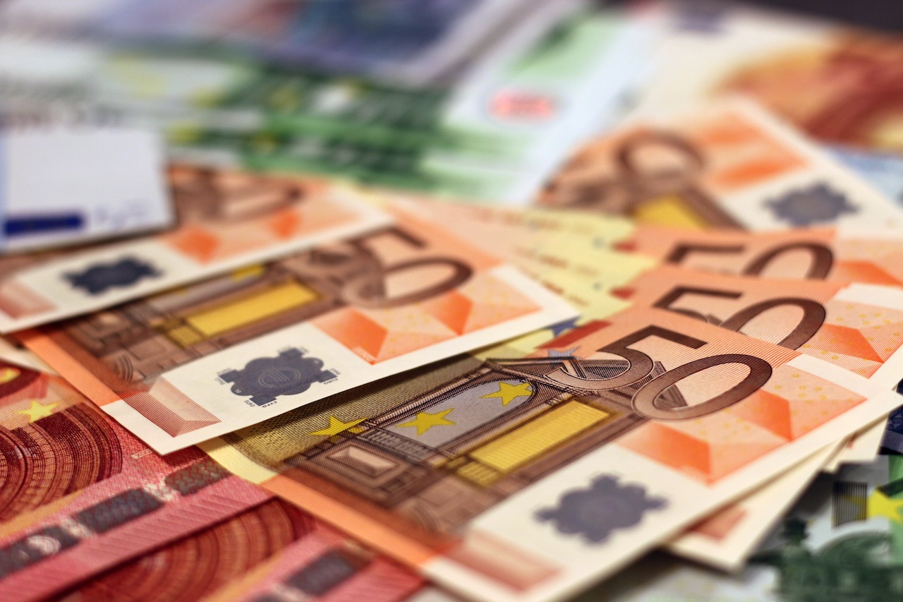 Država ponuja milijardo evrov, preverite, ali ste med upravičenci