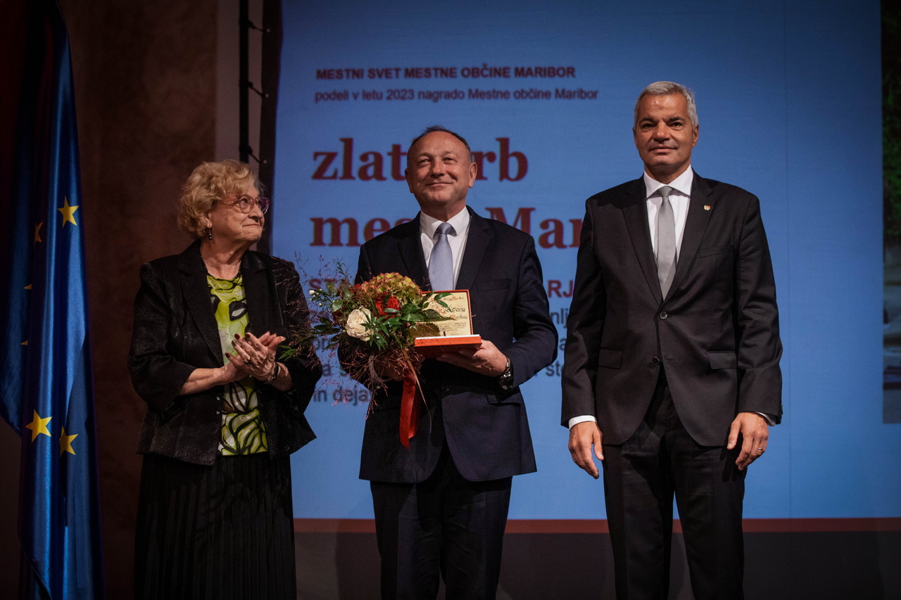 FOTO: Zlati grb mesta Maribor prejel Stane Kocutar