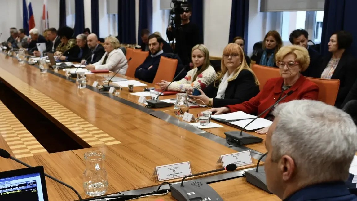 Letošnji proračun Mestne občine Maribor po rebalansu s plusom, sledi rekordni proračun za 2026
