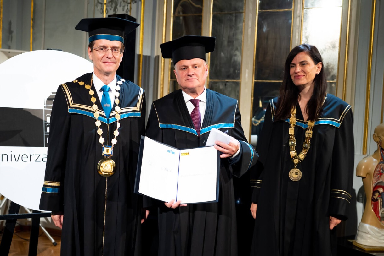 Častni doktorat Univerze v Mariboru prejel Marjan Pipenbaher