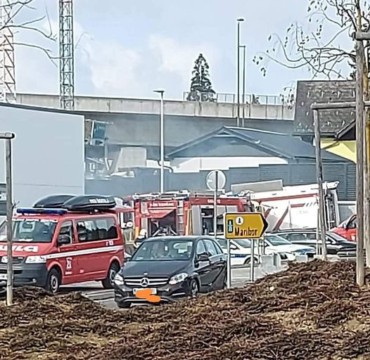 FOTO: Zagorela trgovina v Šentilju, pogumni trgovki omejili ogenj že pred prihodom gasilcev