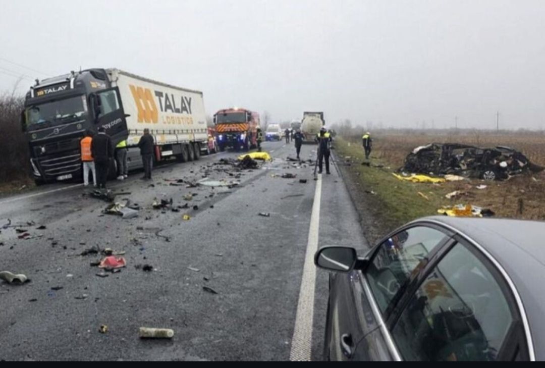 Čelno trčenje s tovornjakom: Sedem navijačev umrlo na poti na tekmo v Francijo (FOTO)