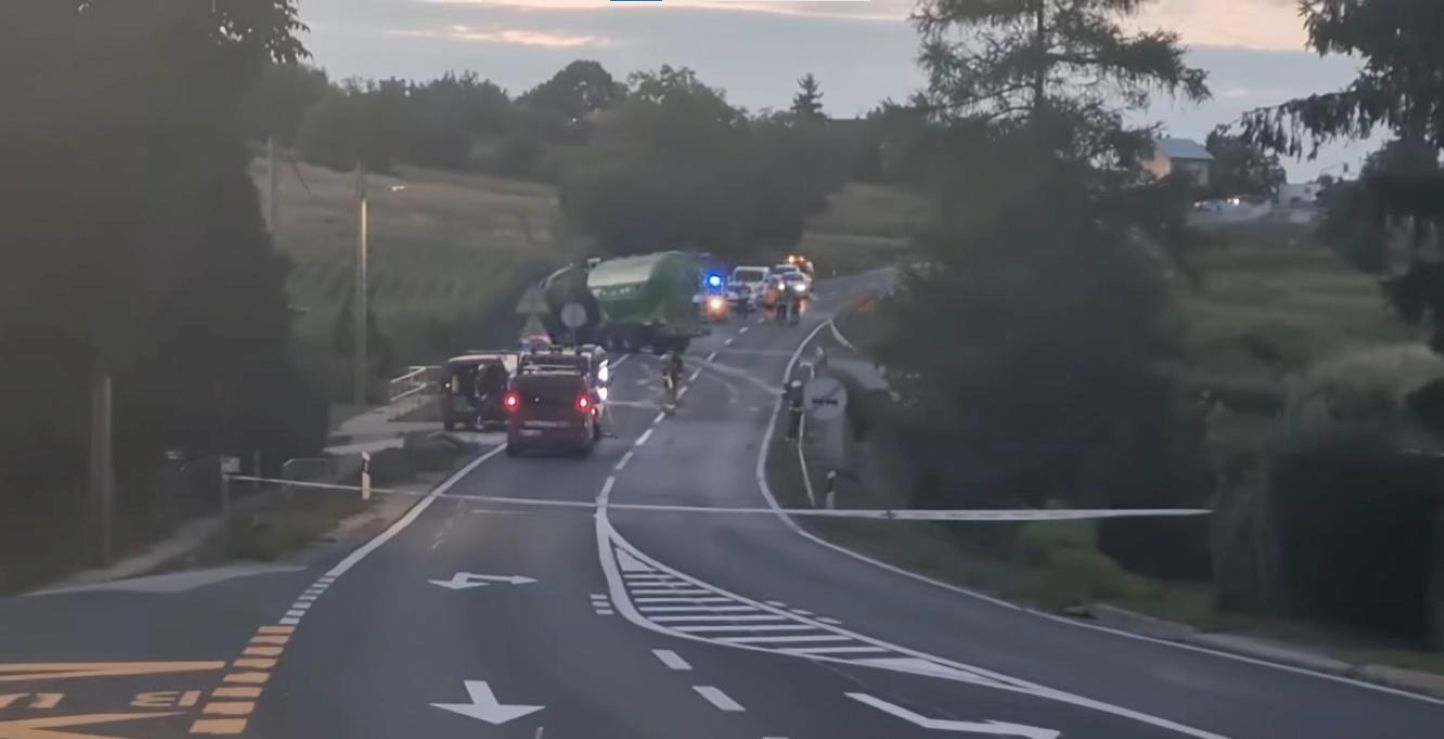 Na Hrvaškem po trčenju v tovornjak Slovenca umrla moški in njegov dojenček