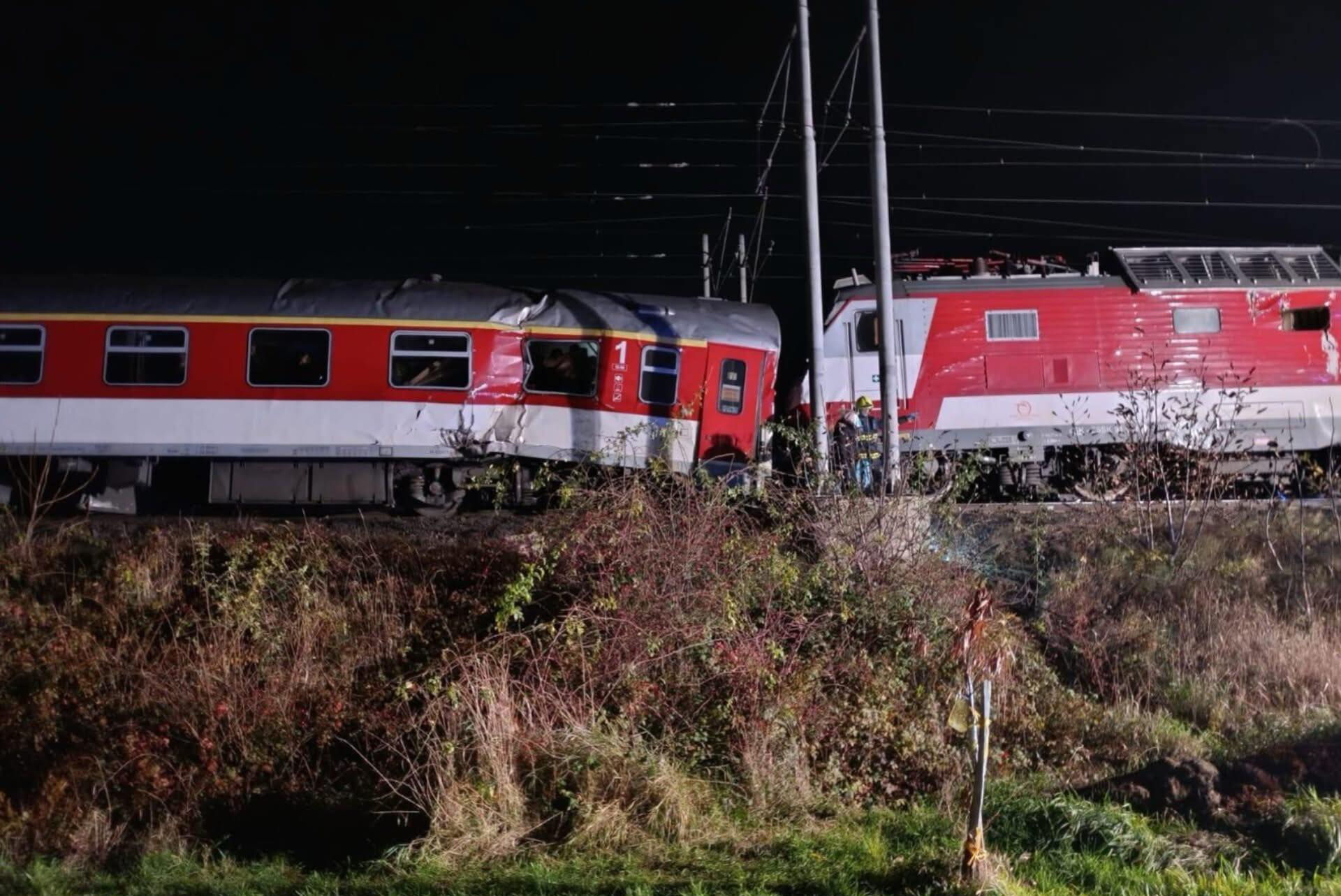 Več poškodovanih v nesreči vlaka, že druga na Slovaških tirih v mescu dni