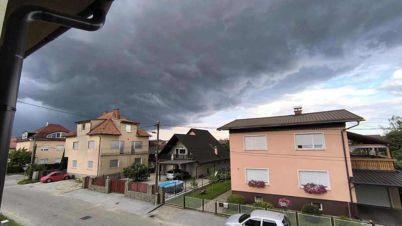 Napovedi meteorologov se uresničujejo, velika verjetnost pojava toče