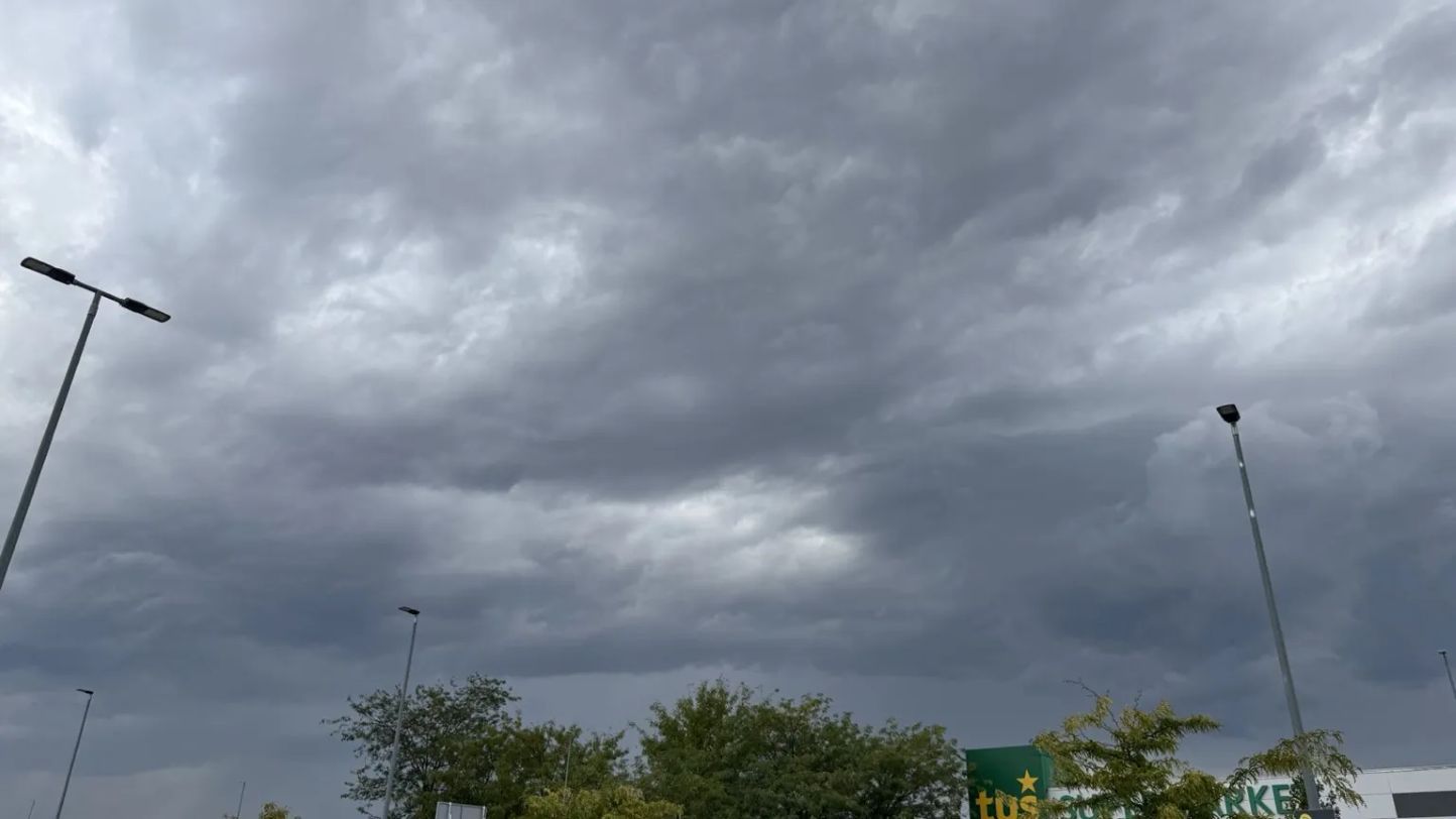 Napovedi metereologov se uresničujejo: Slovensko Istro že zajeli siloviti nalivi