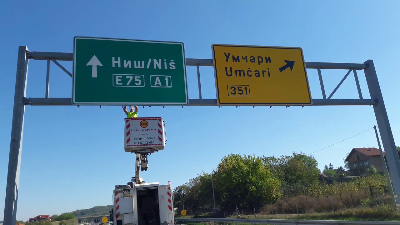 Rešil jim je življenje in izginil: Tri prijateljice iščejo moškega iz avtoceste