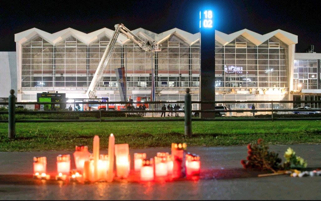 Kdo je kriv za tragedijo v Novem Sadu?