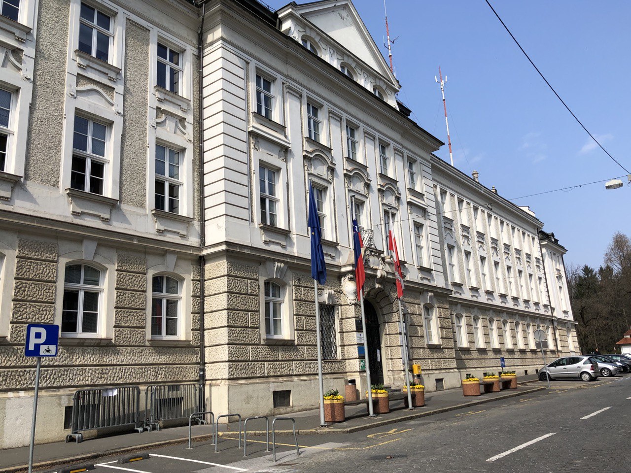 Mestna občina Maribor bo najela dve novi vozili: Znana je tudi končna cena
