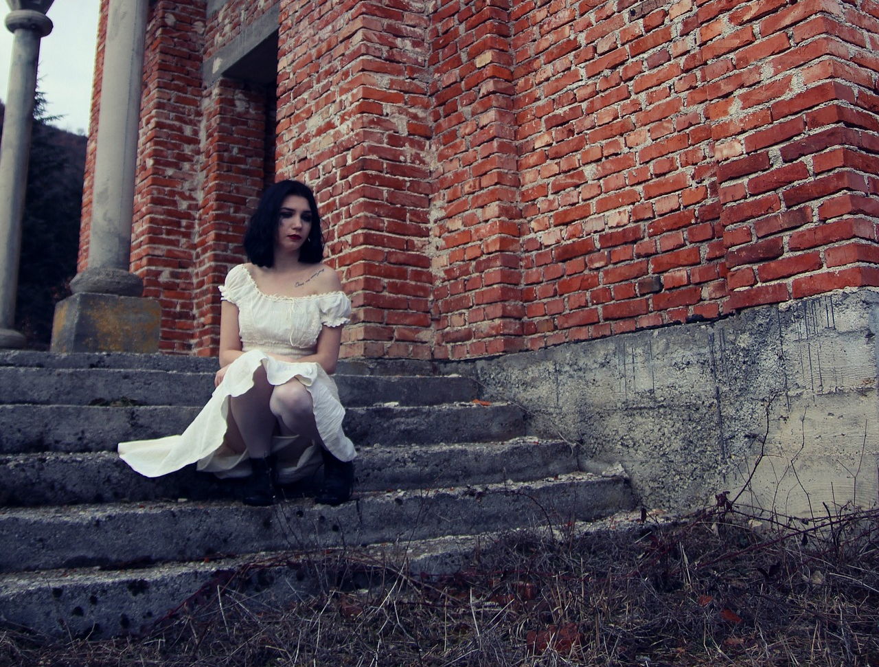 Nikoli ne noiste oblačil pokojnika: 5 pogostih napak, ki jih vsi delamo