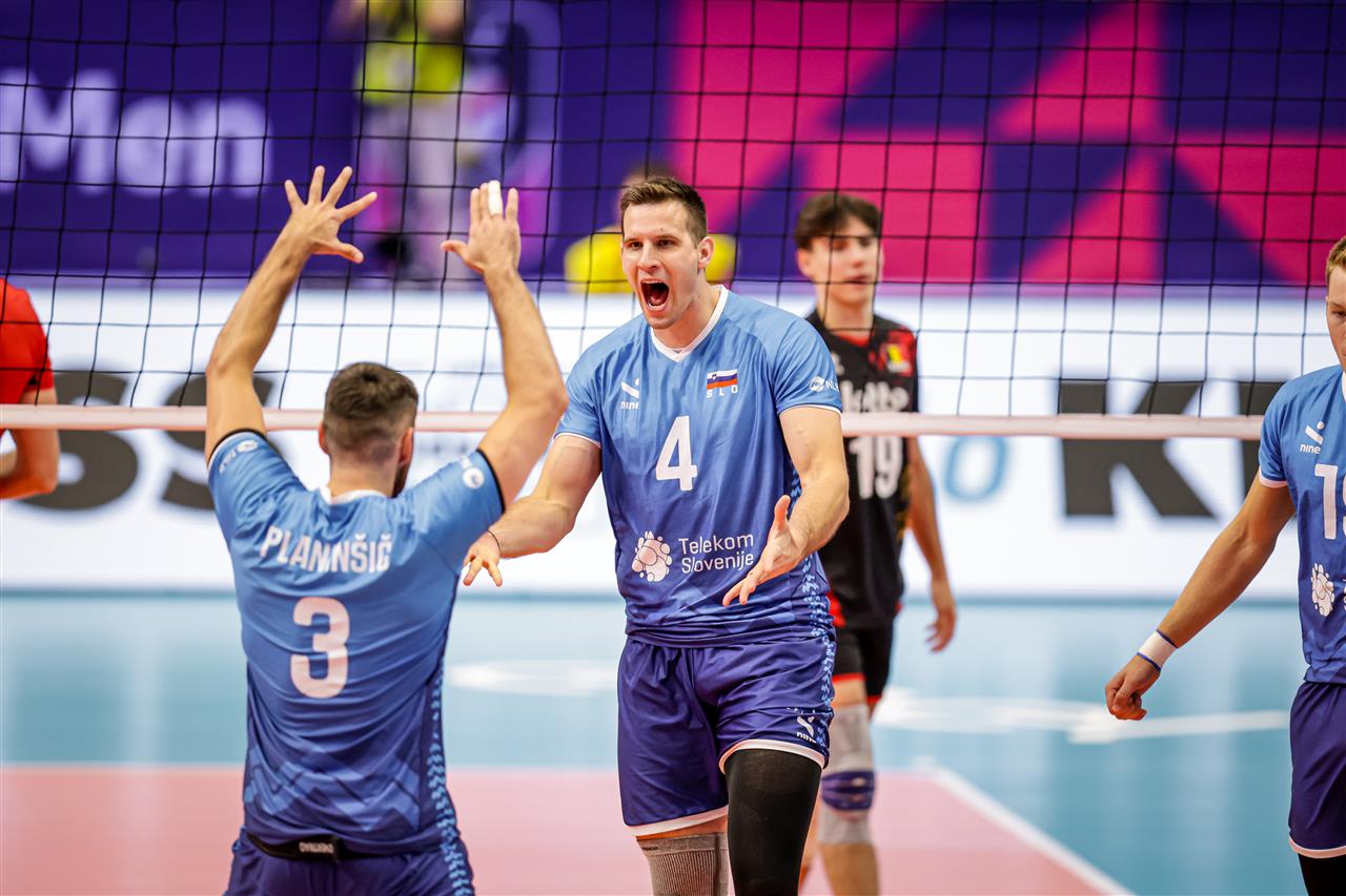 Slovenska odbojkarska reprezentanca v polfinalu, padli so tudi Belgijci