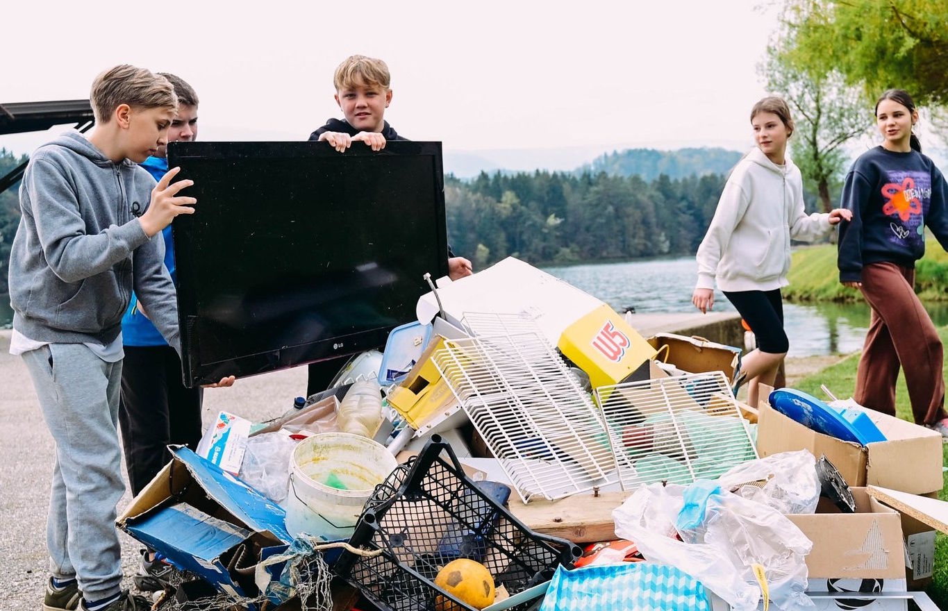 Velika mestna čistilna akcija zopet uspešna: Zbrali kar sedem ton odpadkov