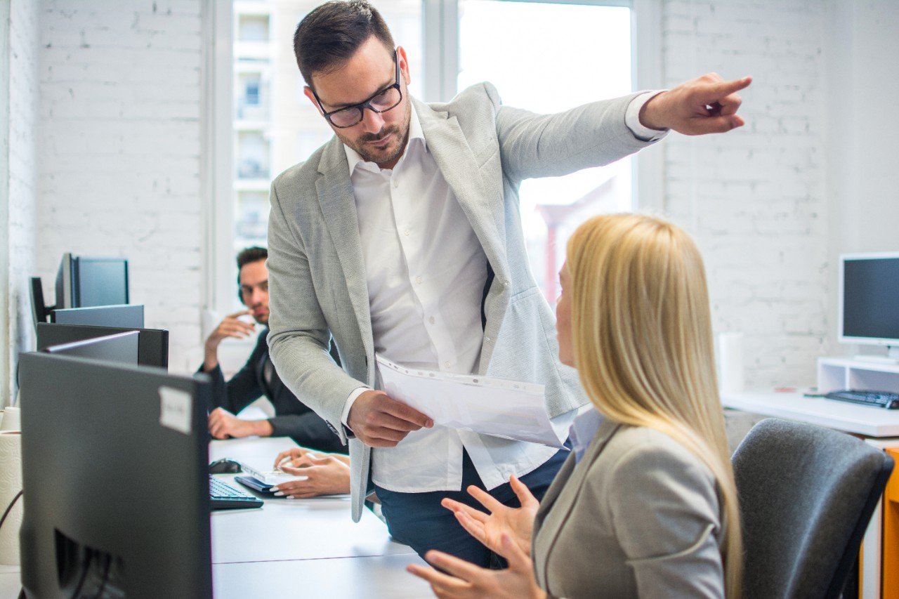 Podjetje odpustilo delavko, ker je prezgodaj prihajala v službo