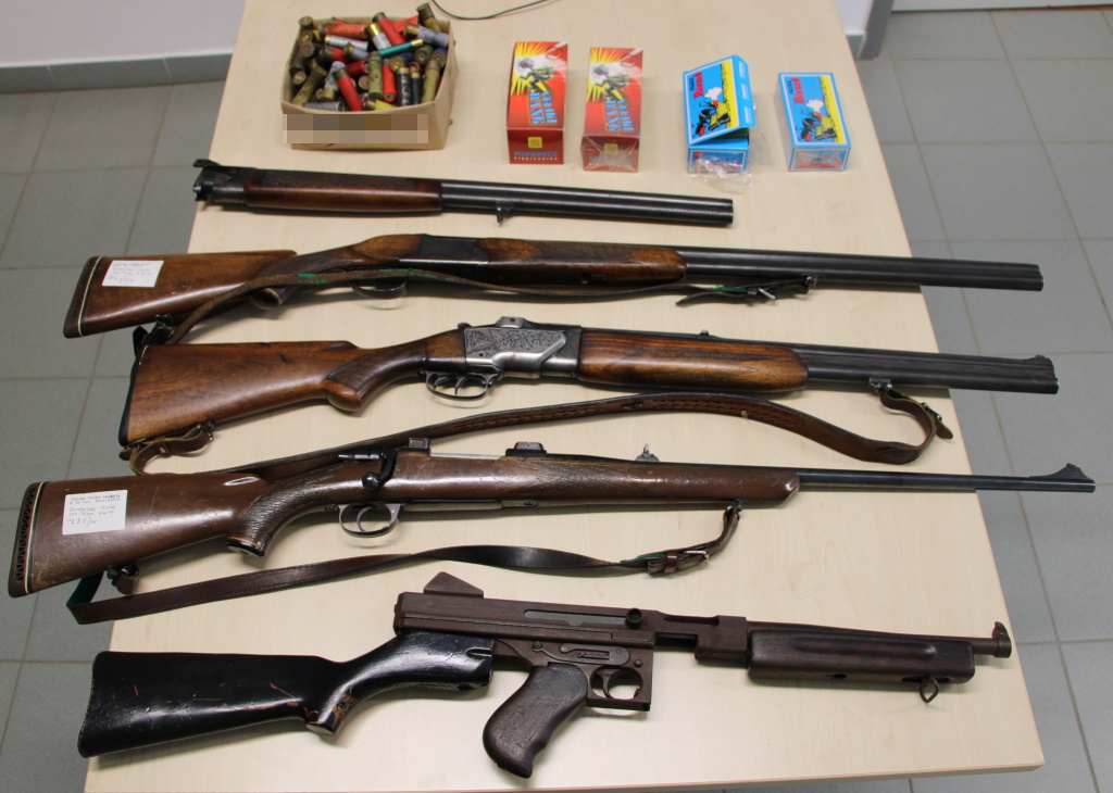 Avtomatske puške, pištole in mine: Vse to so imeli Slovenci doma