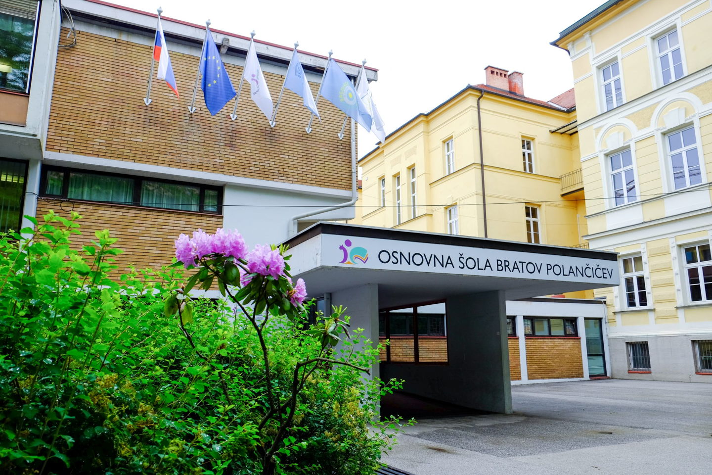 OŠ Bratov Polančičev: Po kom je ta mariborska šola dobila ime?
