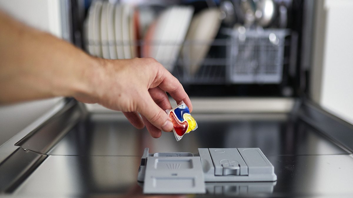 Skrita resnica o izdelkih, ki jih vsak dan držite v rokah: Kako varni so za nas?