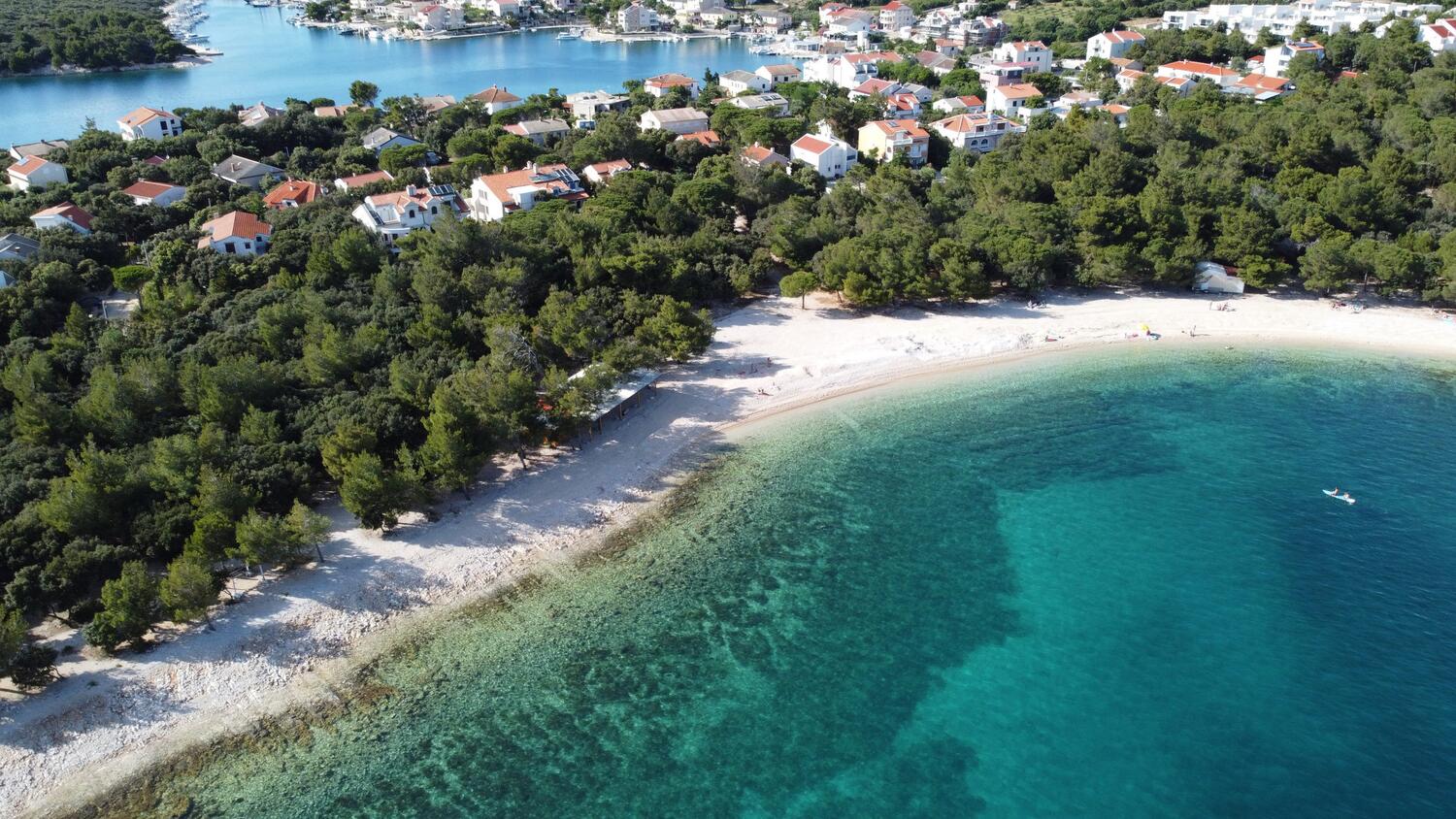 Kaj je storil Slovenec, ki je na 'na noge' spravil prebivalce otoka Pag?