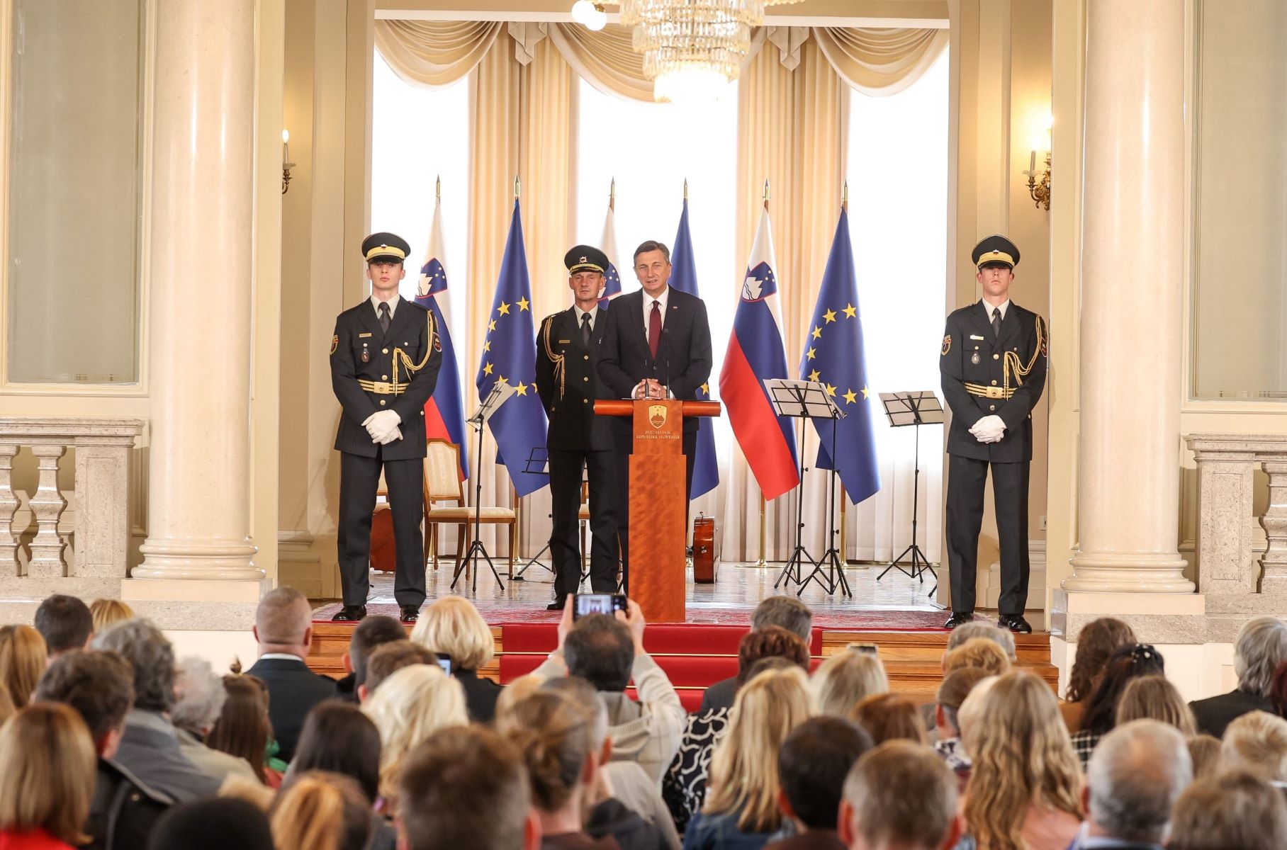 FOTO: Pahor na državni praznik pozval k solidarnosti z ukrajinskim narodom