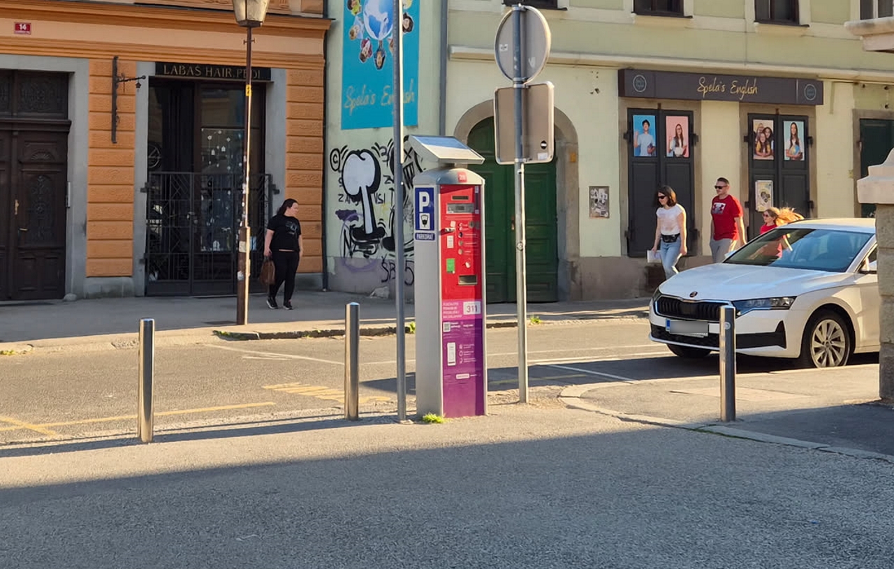 Načrti za celovito digitalizacijo: Se aplikacija EasyPark poslavlja od Maribora?