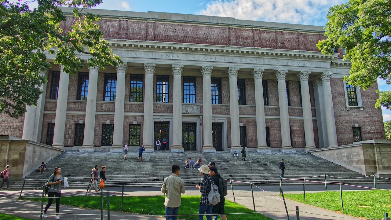Študenti, tega razpisa ne spreglejte: V igri so tudi Harvard, Stanford in Princeton