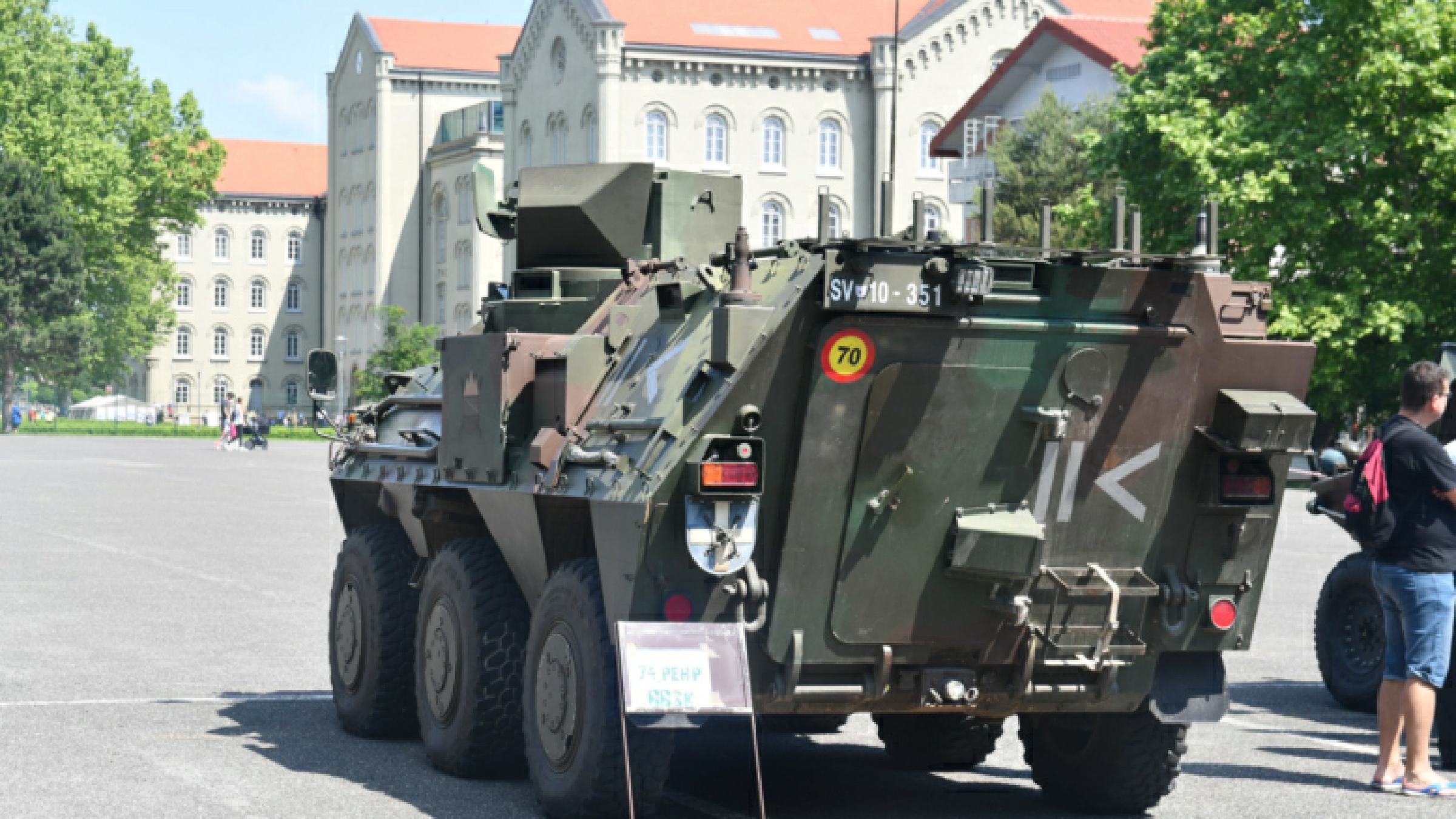 DNEVNA: Slovenska vojska že letos z novo opremo, prenova mariborske vojašnice čez dve leti