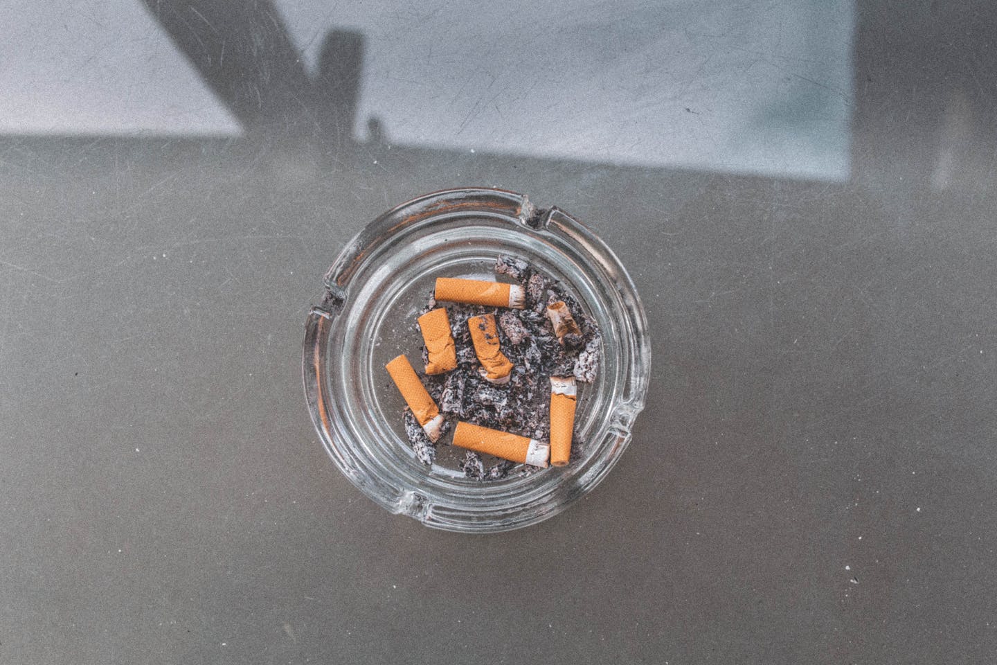 Slabe novice za kadilce, višje cene cigaret v Sloveniji in Avstriji