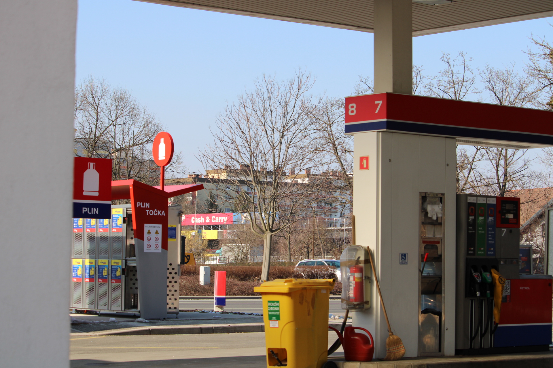 Cene goriv letijo v nebo: Bencin in dizel od jutri občutno dražja