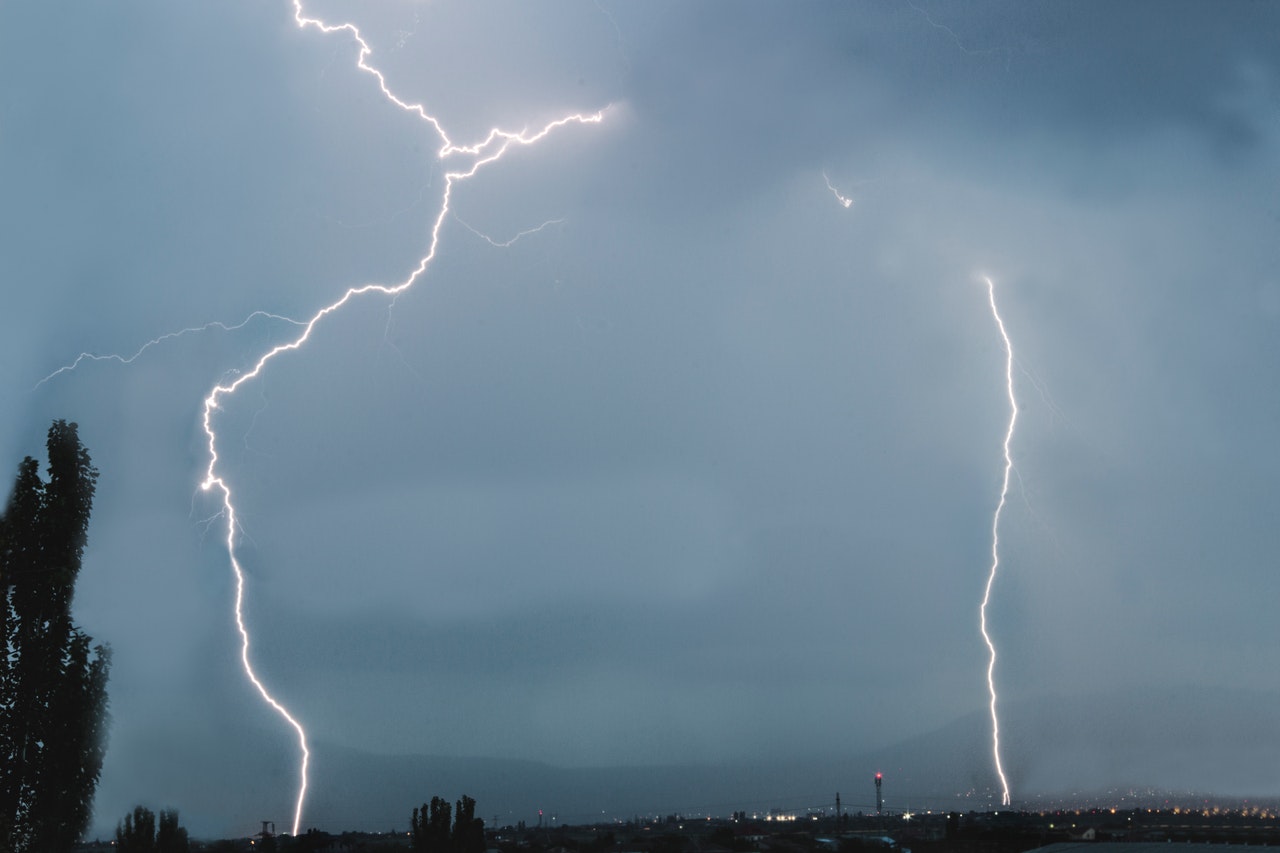 Osvežitev in nižje temperature bo prinesel ta dan