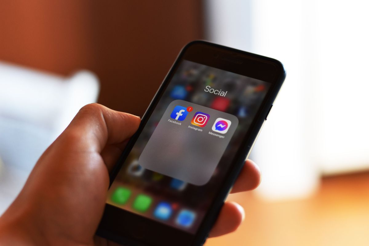 Ste vedeli? Takšna nedolžna objava na Facebooku vas lahko stane kar 26.000 evrov