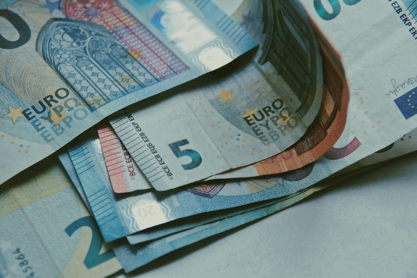 Otroški dodatek: Kdo je po novem upravičen do višjega nadomestila?