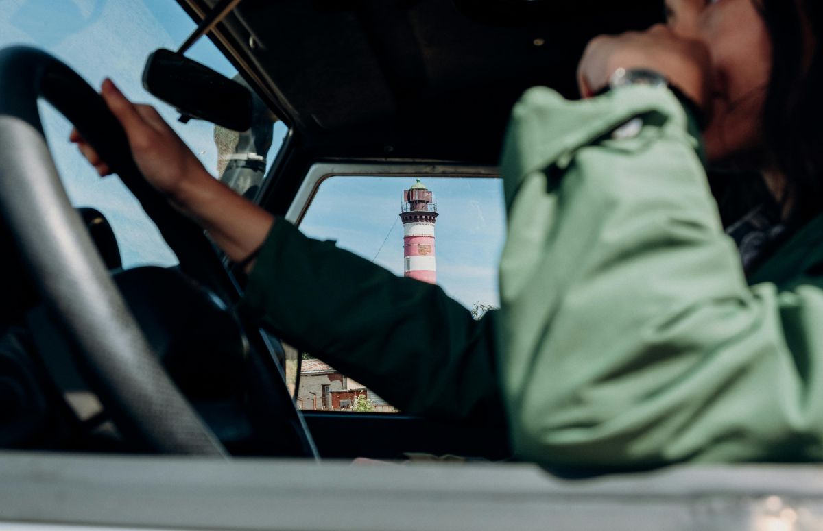 Na hrvaški meji prijeli Slovenko, ki je prevažala tri otroke, pištoli ter 22 kilogramov kokaina