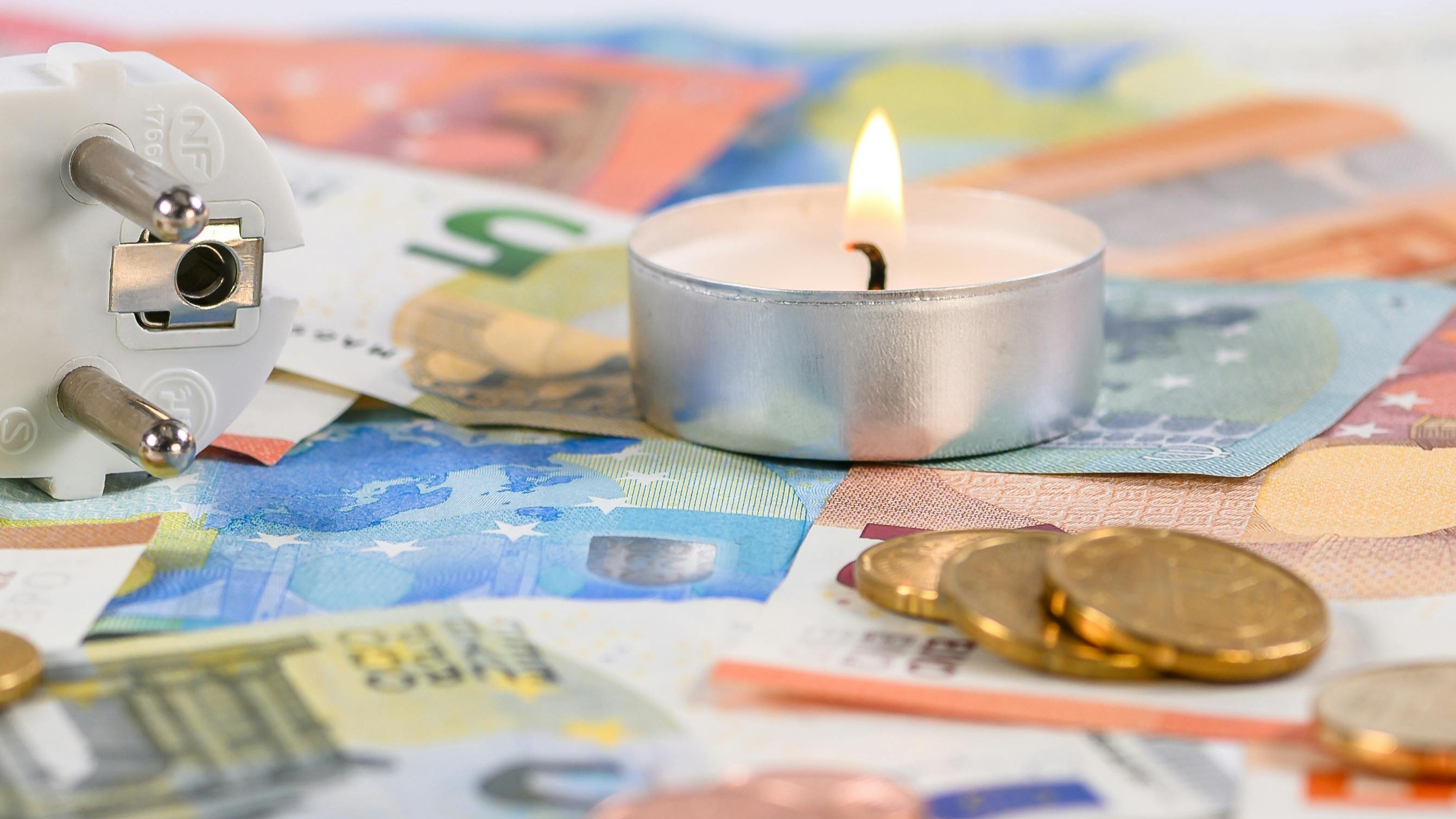 Kaj vojna na Bližnjem vzhodu res pomeni za cene energentov? Strokovnjaki opozarjajo pred velikim stagflacijskim šokom