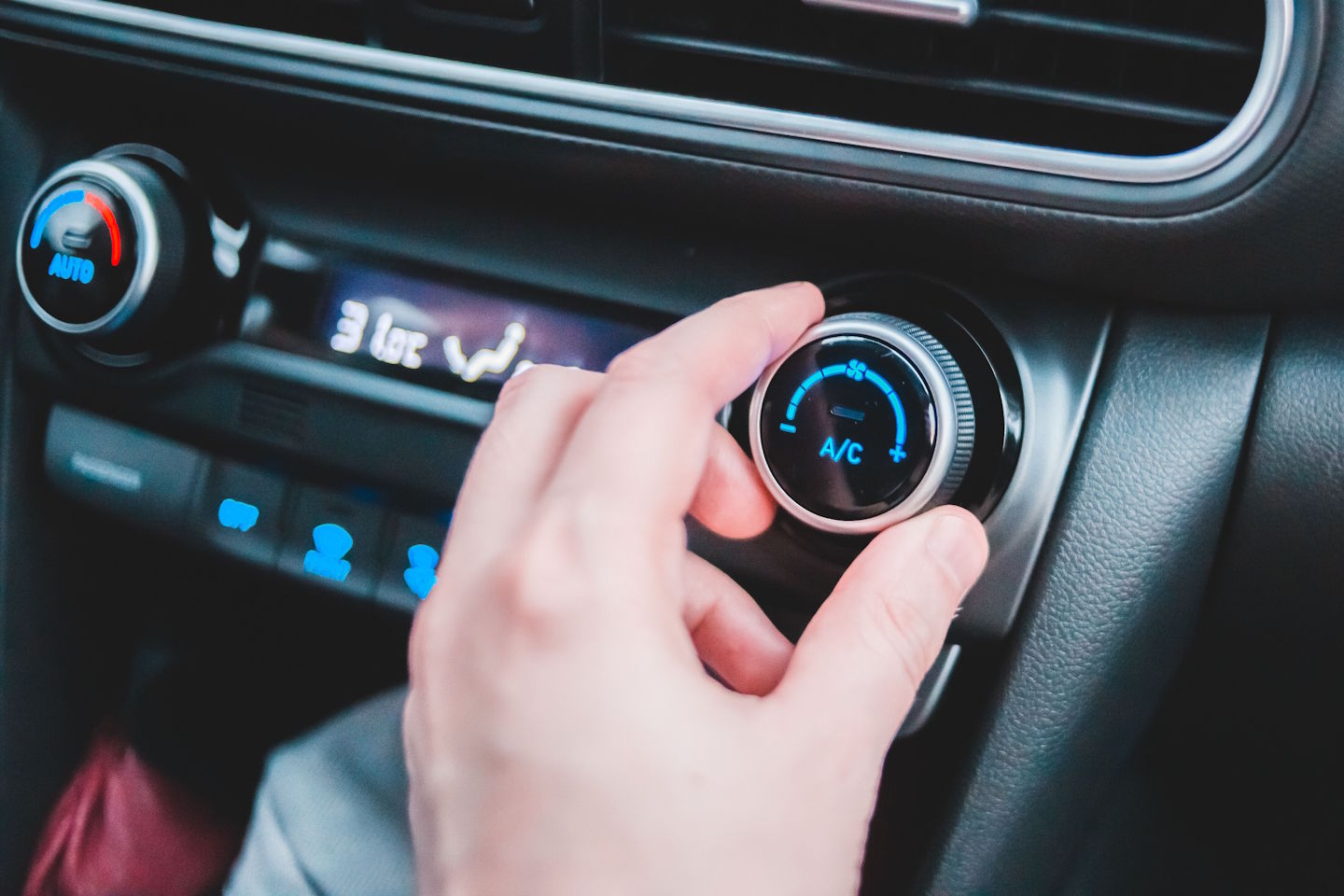 Veste koliko goriva porabi klimatska naprava v vašem avtomobilu?