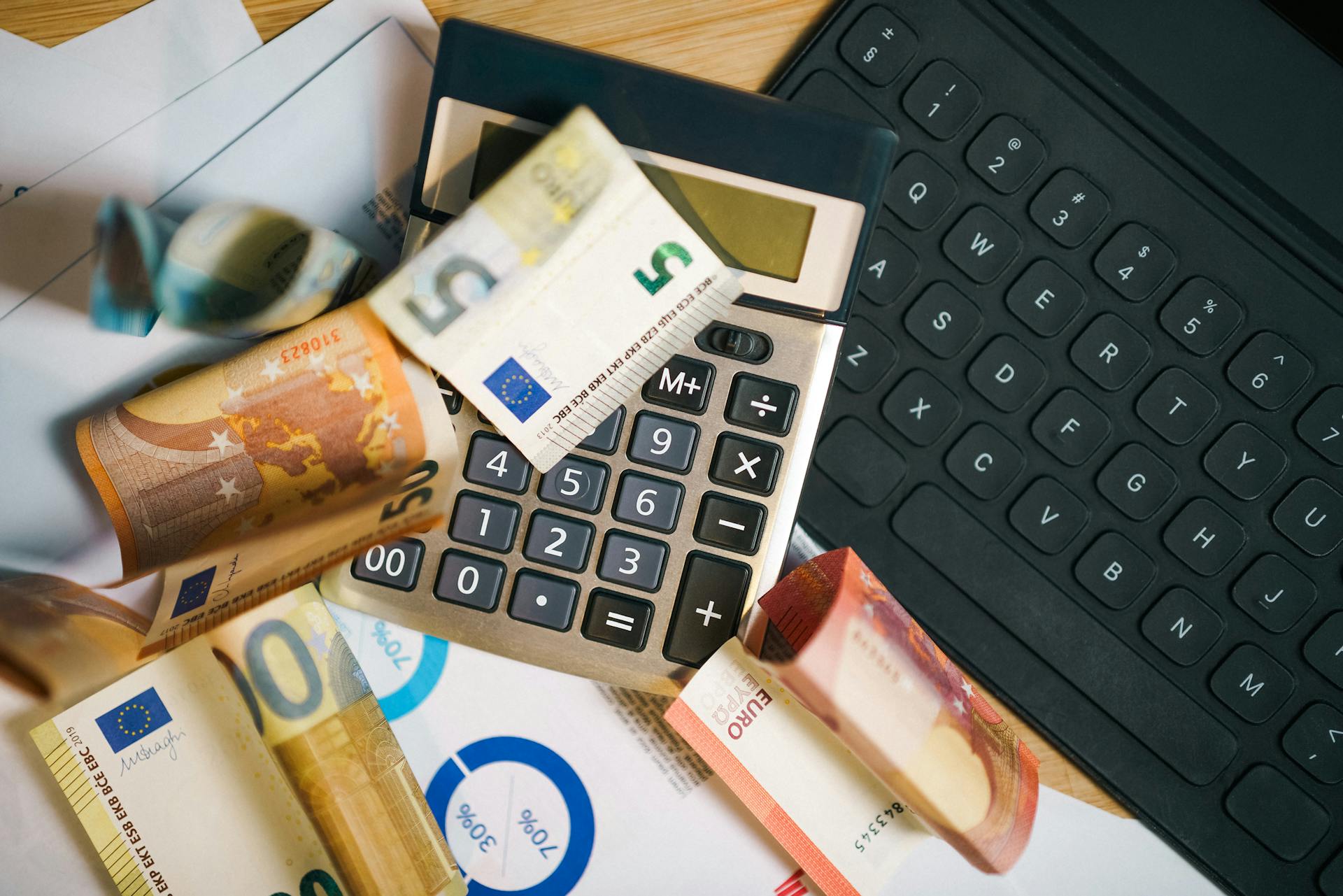 SDS in NSi z veliko spremembo za sindikaliste: Nič več trganja od plač?
