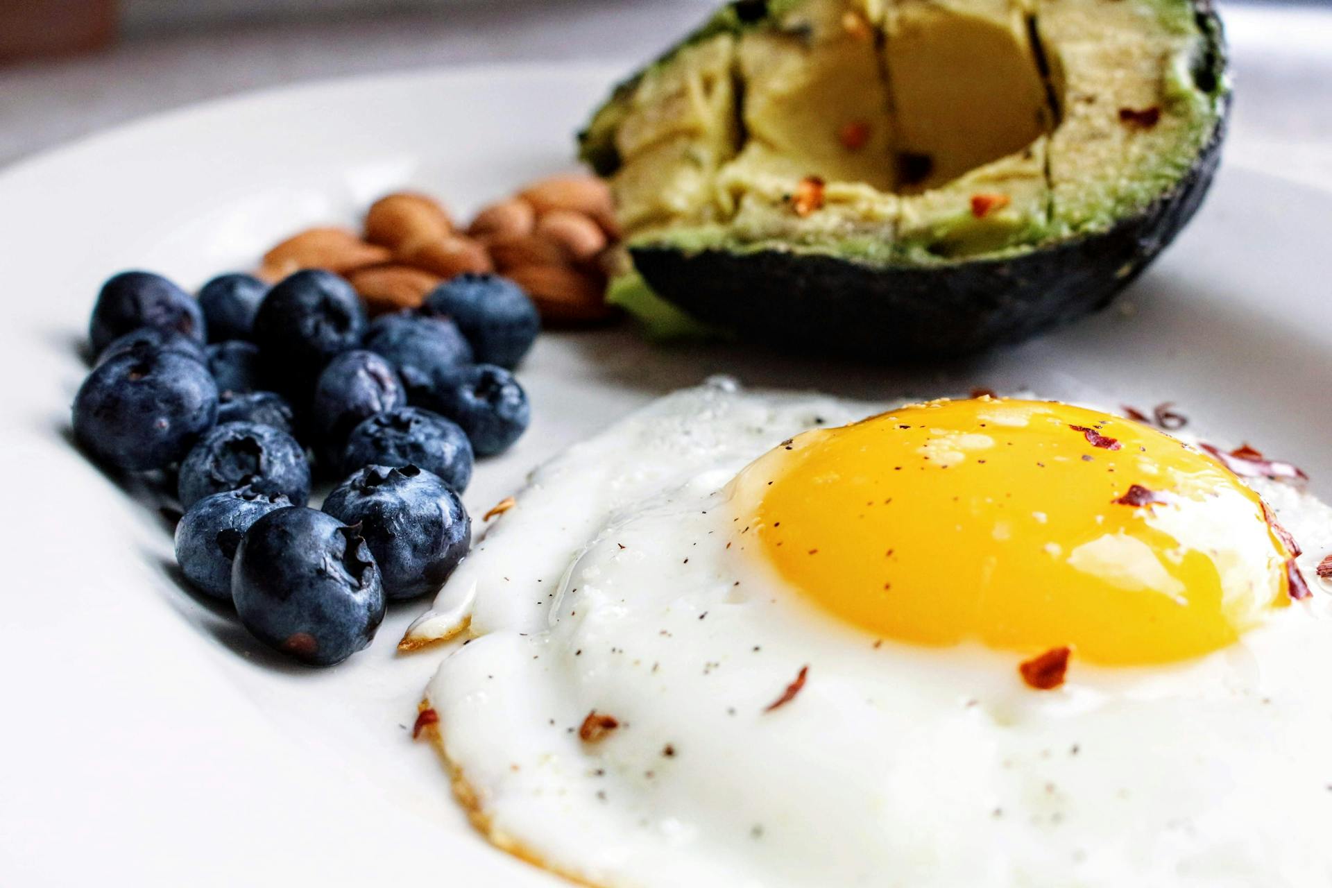 Moč prehrane: 8 živil, ki znižujejo holesterol in izboljšujejo zdravje srca