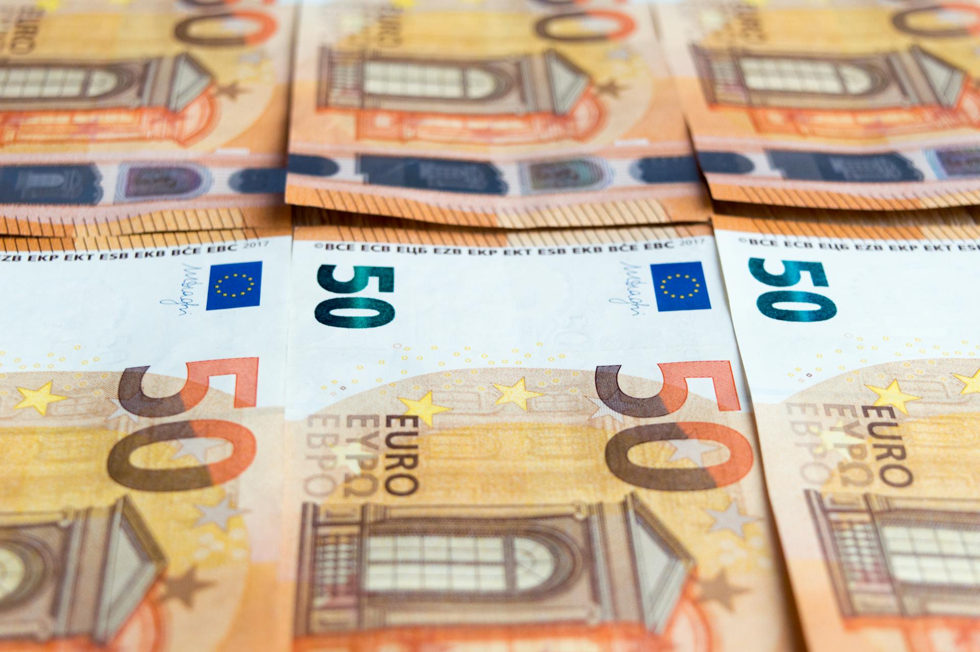 Optimistično: Dobra polovica Slovencev pričakuje, da se jim bo plača zvišala