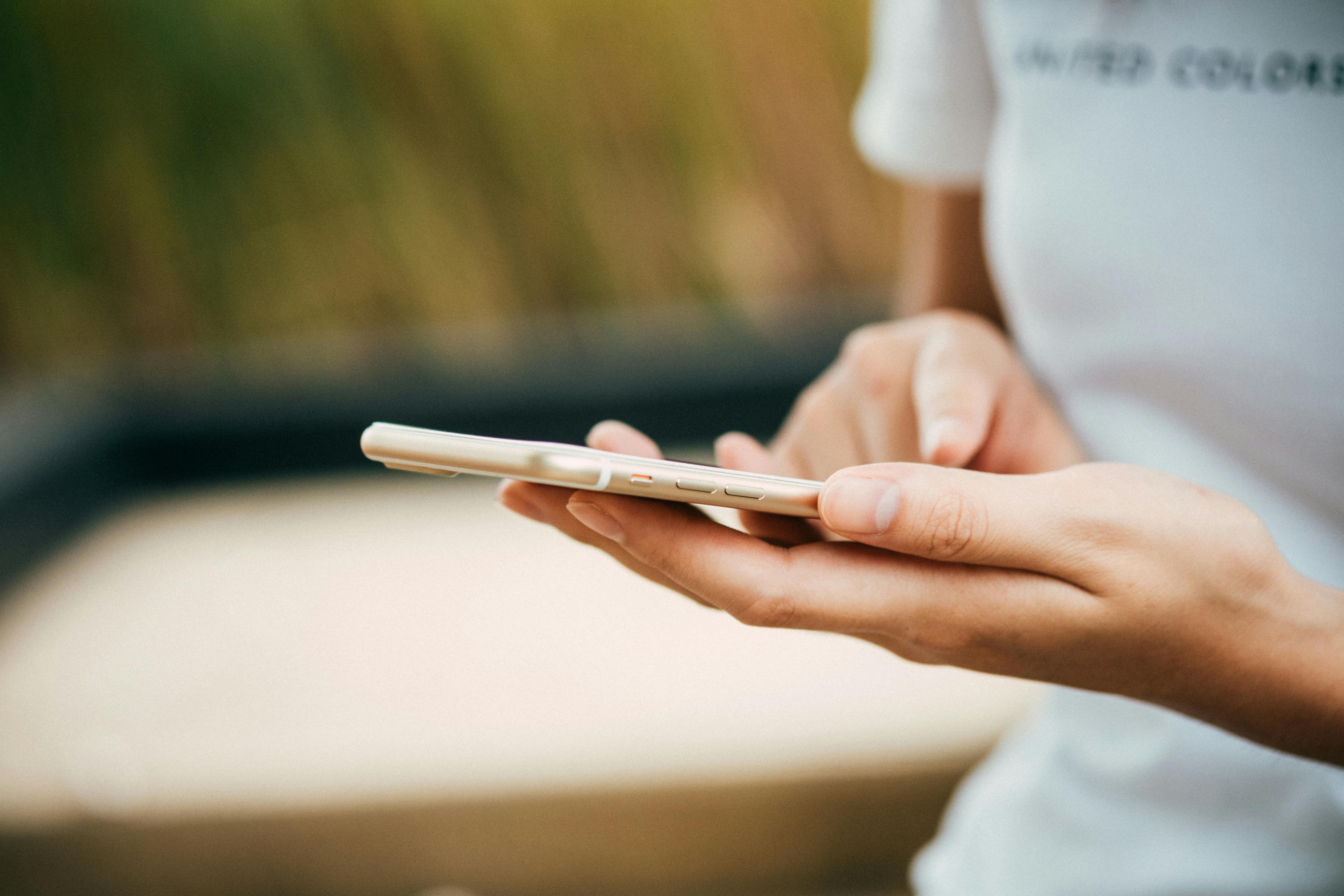 Digitalni detoks: Ne dovolite, da vam telefon krade življenje