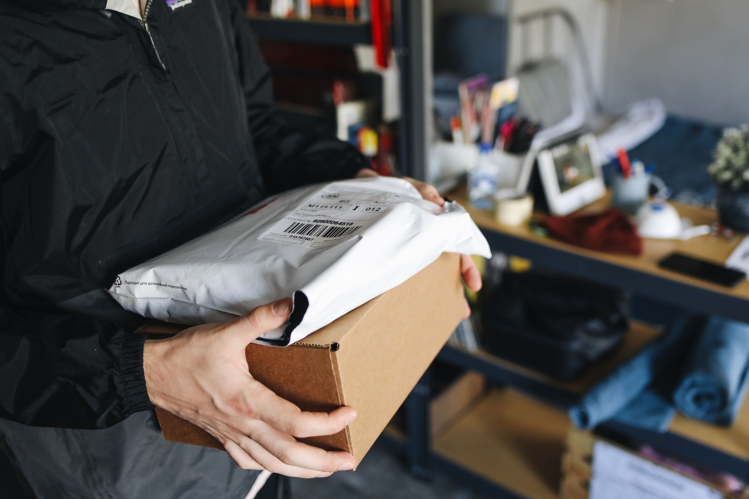 Paketi iz Temu, Shin, Aliexpress,  ... bodo še dražji, EU pripravlja dodatno dajatev