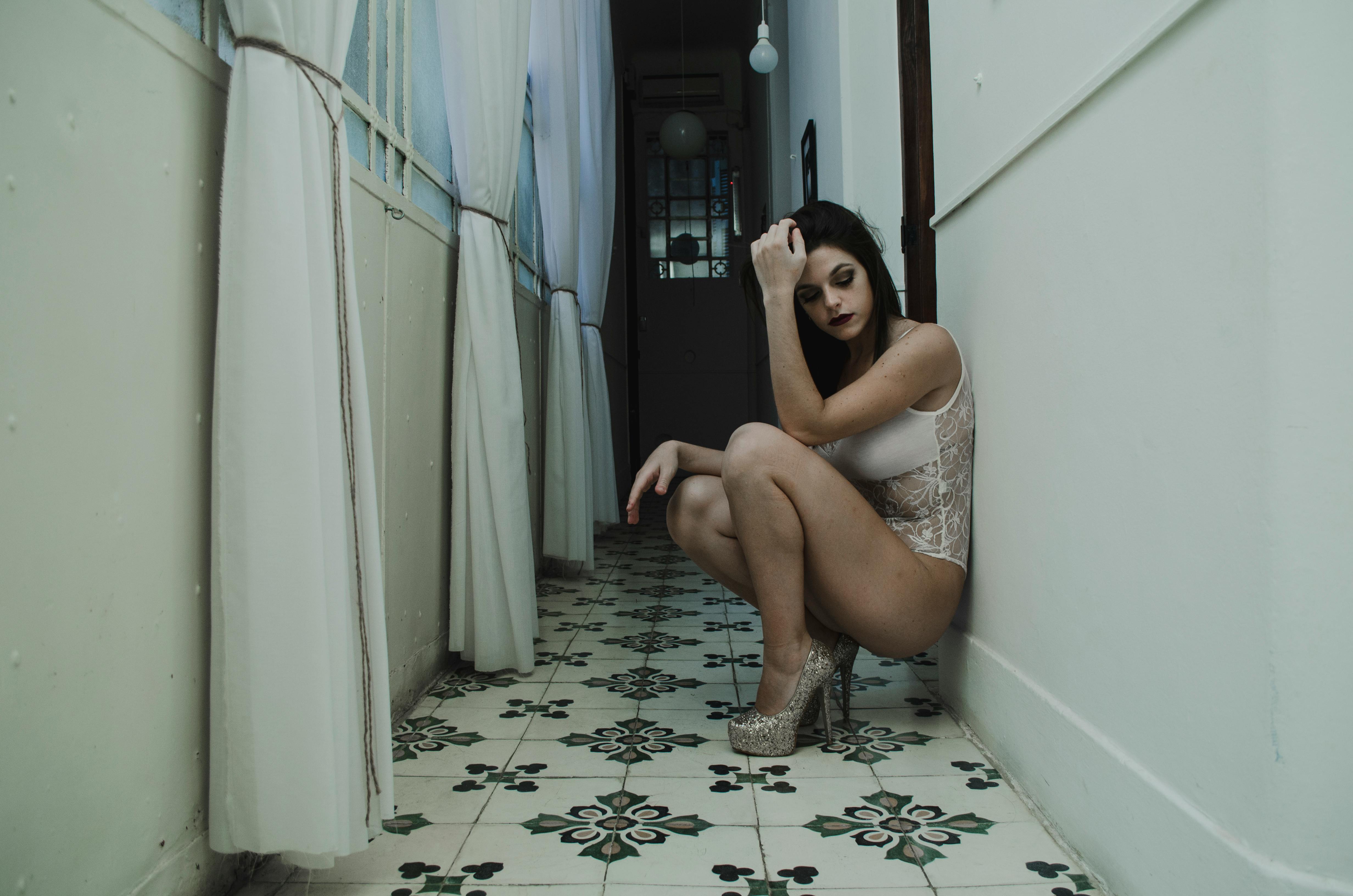 Prostitucija v Sloveniji: Kako uporabniki spolnih storitev vzpostavljajo moč nad žrtvami