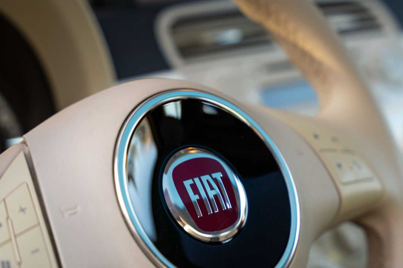 FOTO: Legendarni Fiat iz leta 1956 je navdihnil novo vozilo za štiri, ki v dolžino meri le dobre tri metre