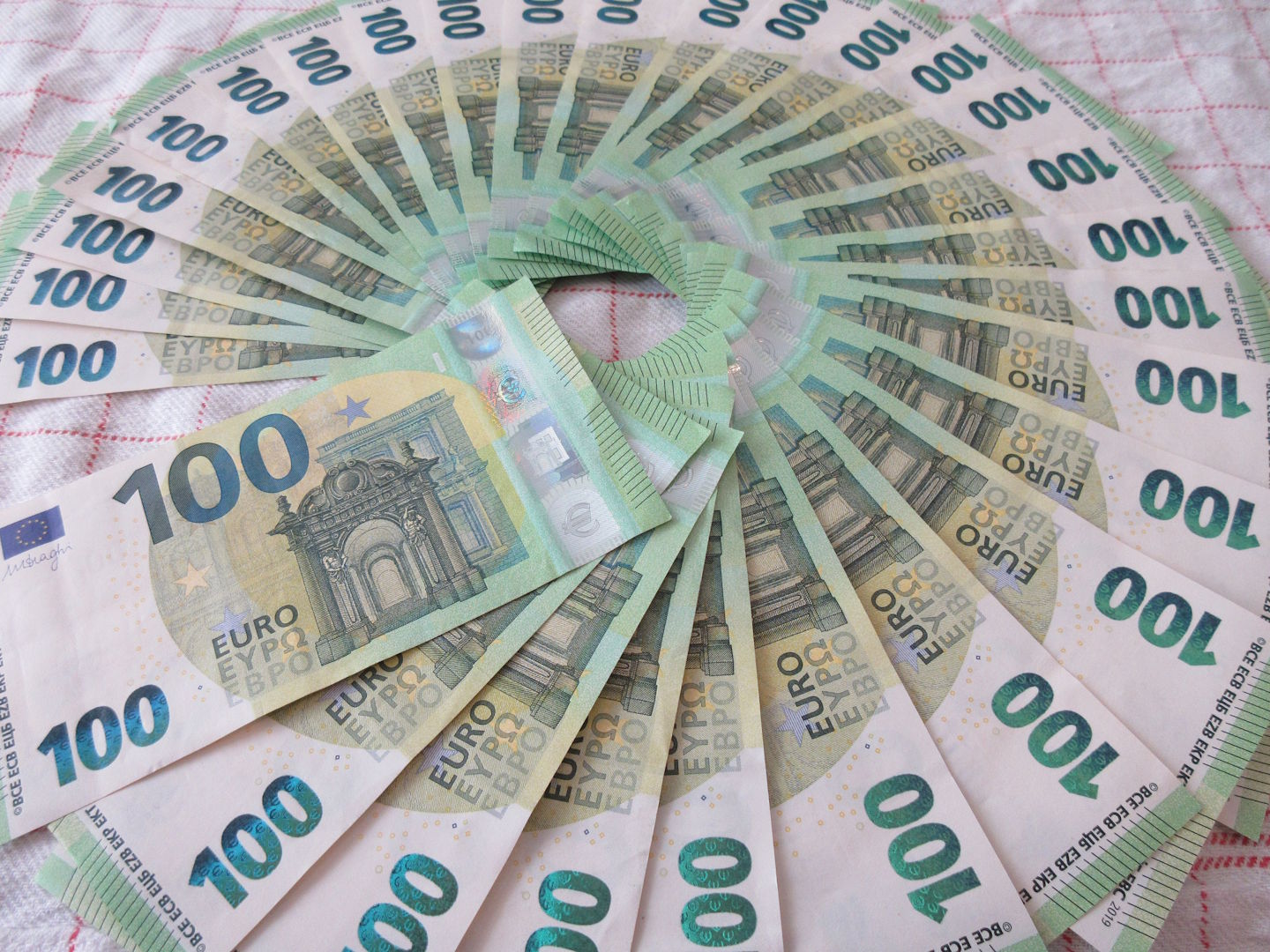 Sloveniji napovedali višjo gospodarsko rast